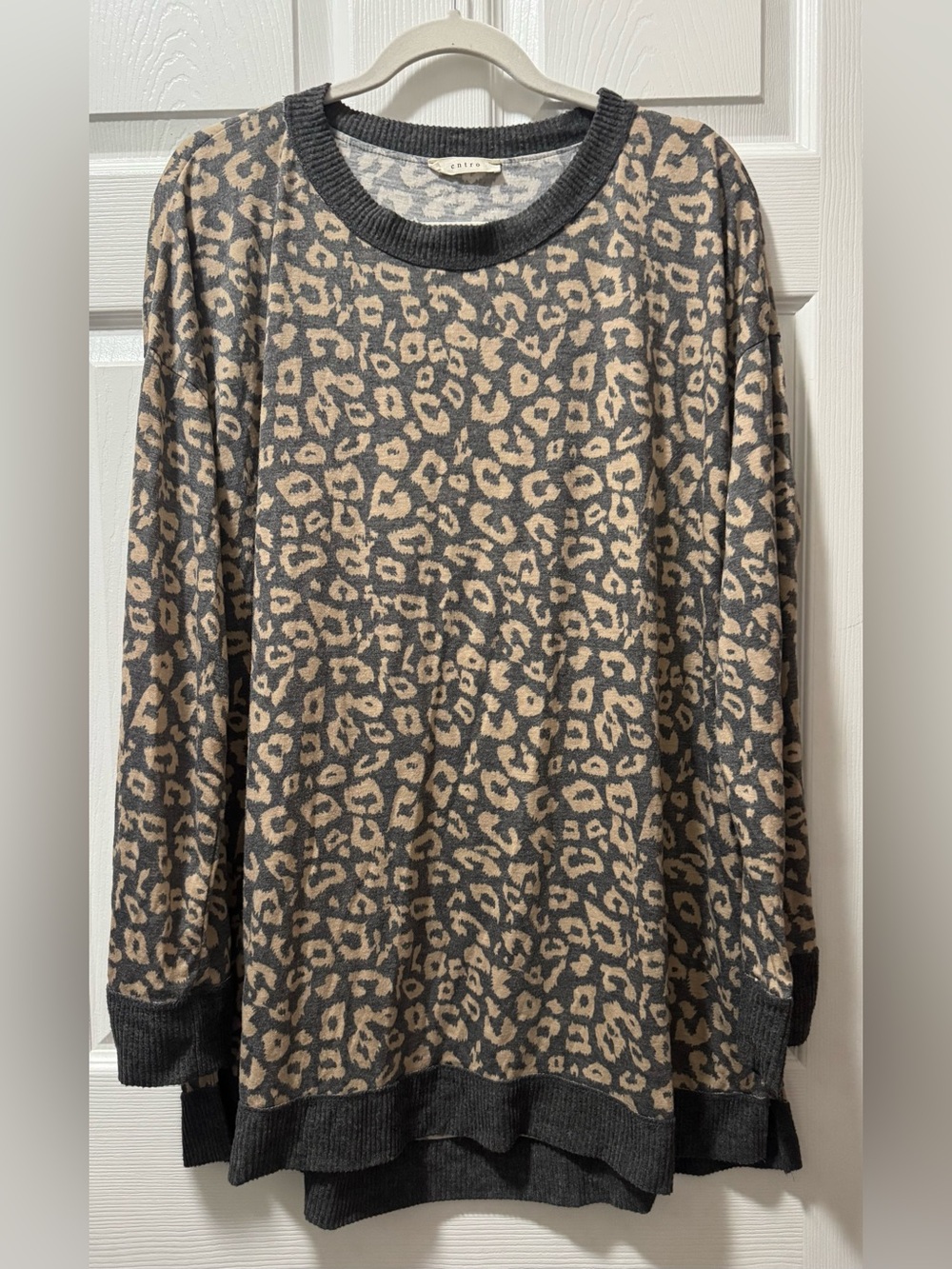 entro Beige and Gray Leopard Crewneck Sweater